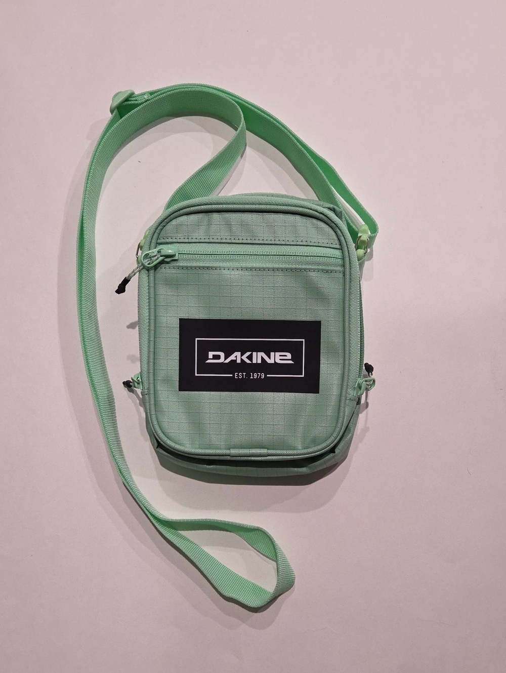 Dakine Mint Green Crossbody Bag Purse